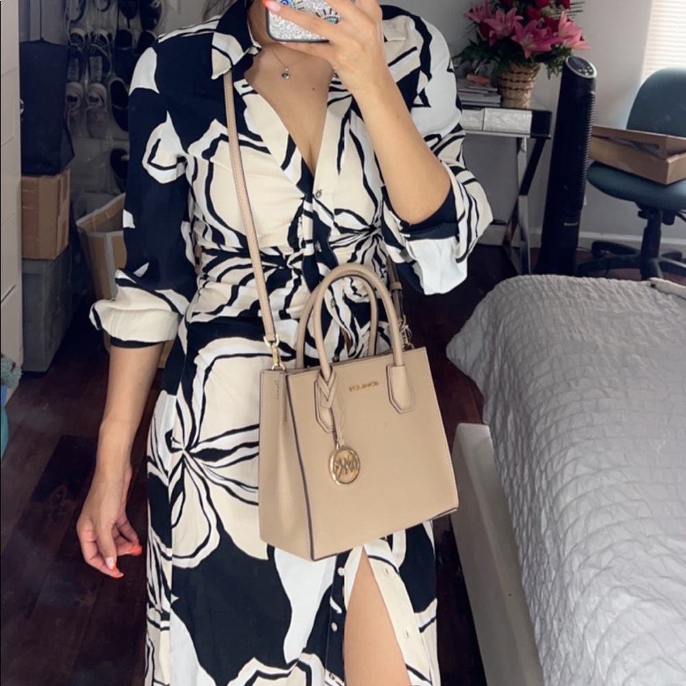 New Michael Kors Medium Messenger Crossbody & Handbag